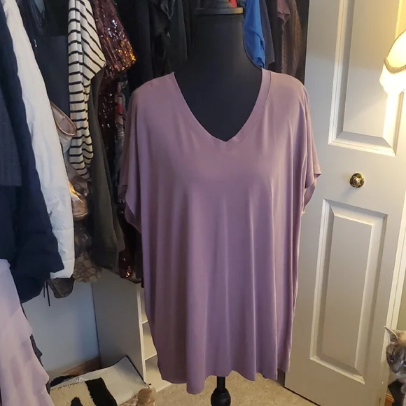 *Edge Purple Relaxed Blouse V-Neck - Picture 3 of 5
